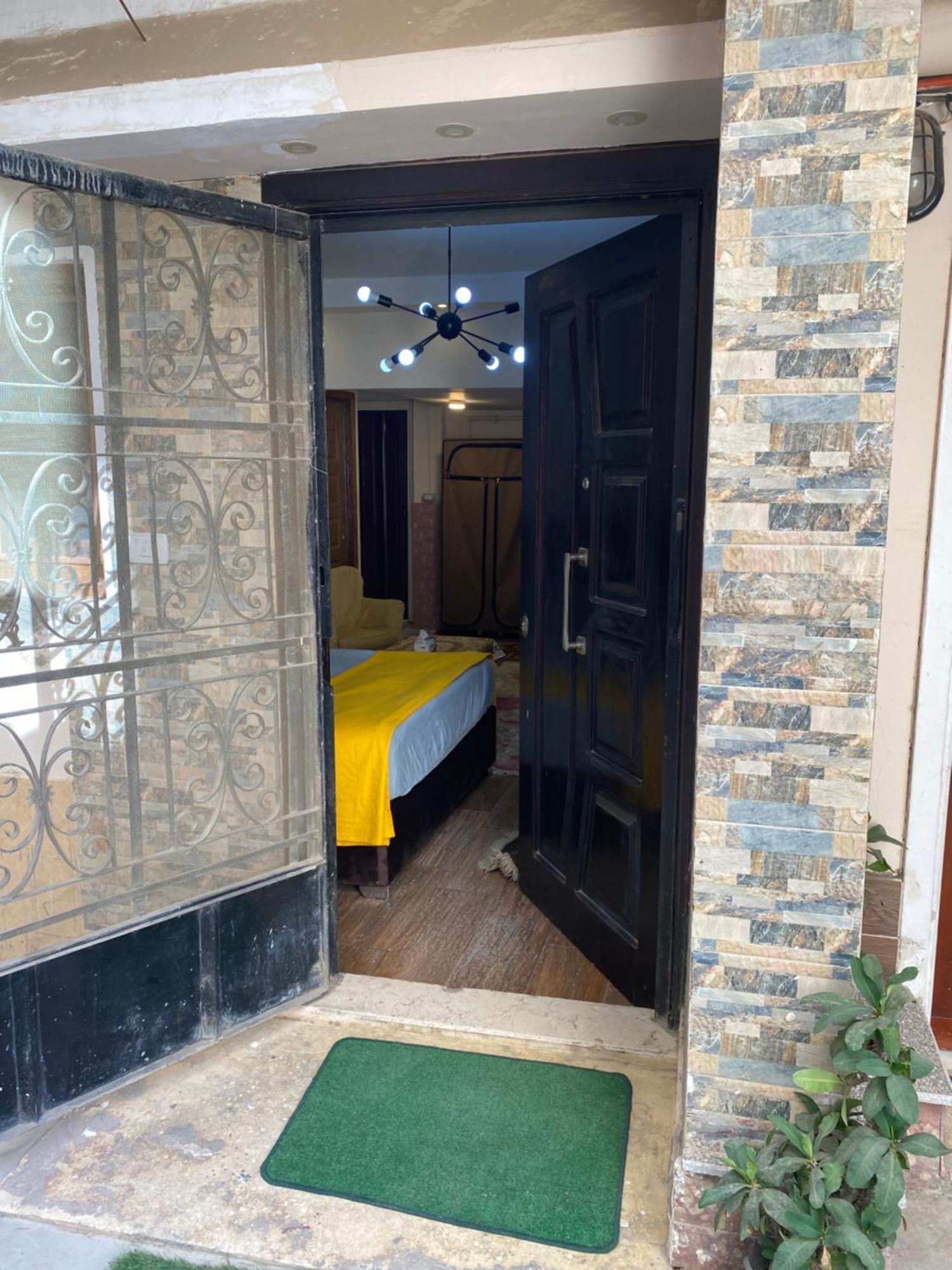Near Airport Apartment *